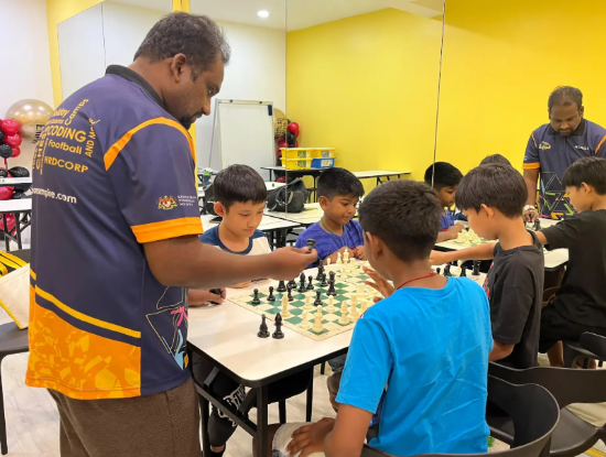 ZÉRA Mom Club. Road to Grandmaster - Chess Class