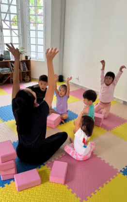 Picture of Little Lights (Kids Yoga + Expressive Art)