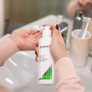 Hiruscar Anti-Acne Cleanser+ 100ml - Image 4